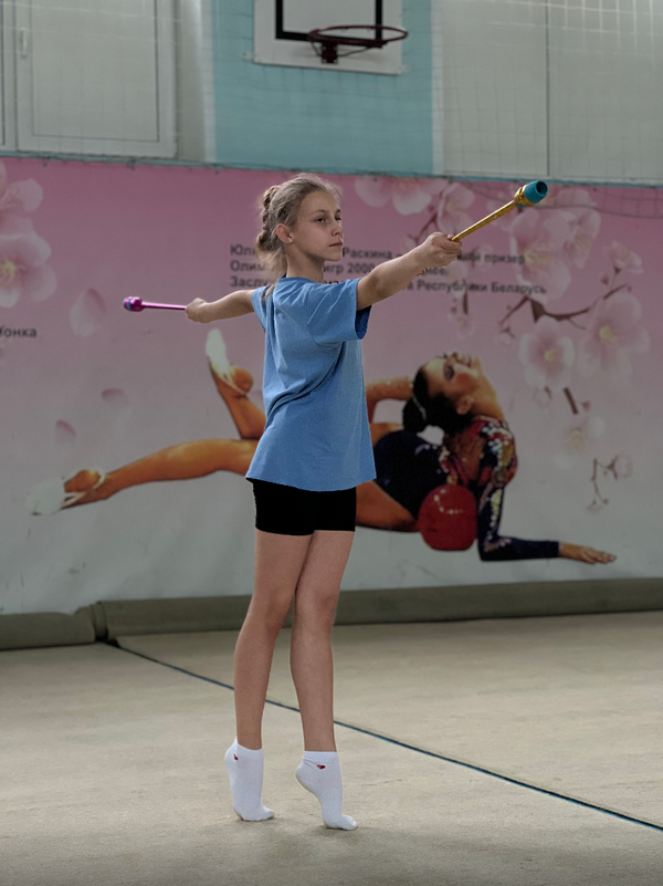На этой Спартакиаде Саша Гладкова выступит с обручем и булавами